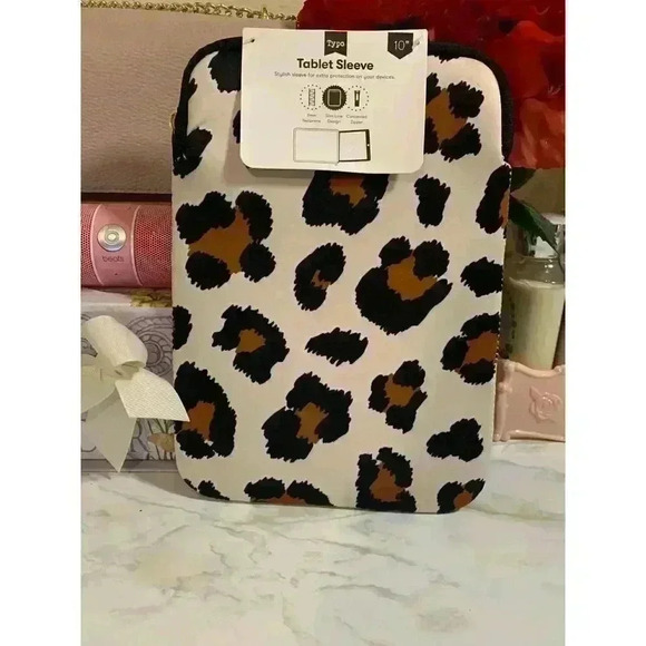 Leopard Tablet Sleeve 10” - Picture 1 of 3